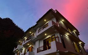 Hotel New Panchali With Mountain View By Winterline, Kasol